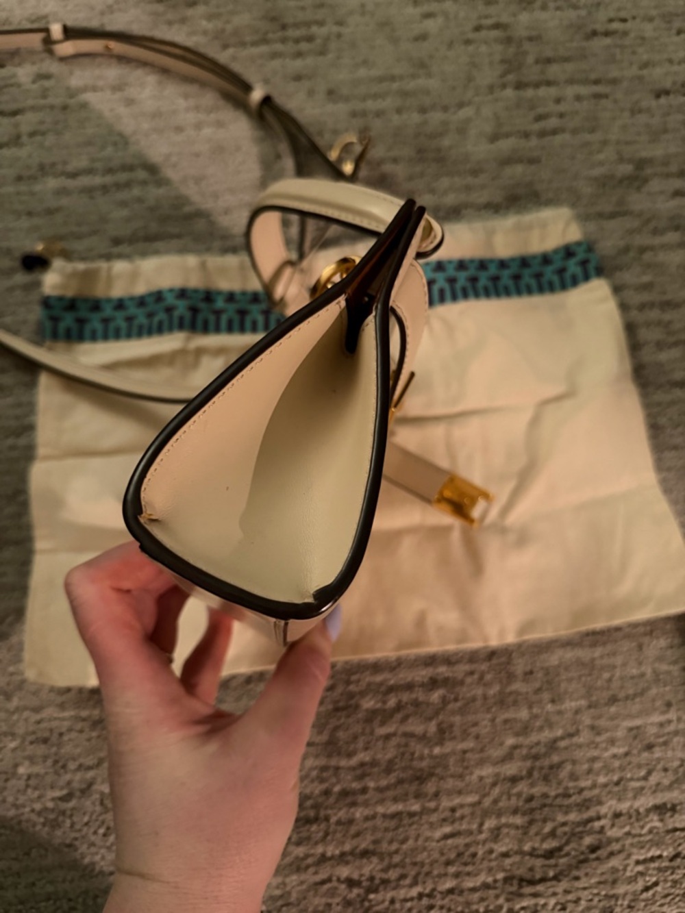 Tory Burch White Crossbody Top-Handle Bag with Gold Hardware - Picture 9 of 12